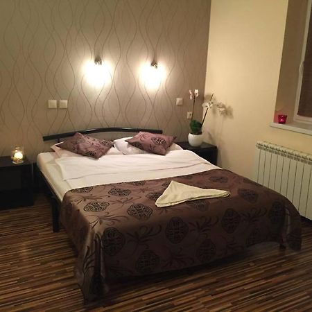 Hotel Maluch Tarczyn Esterno foto
