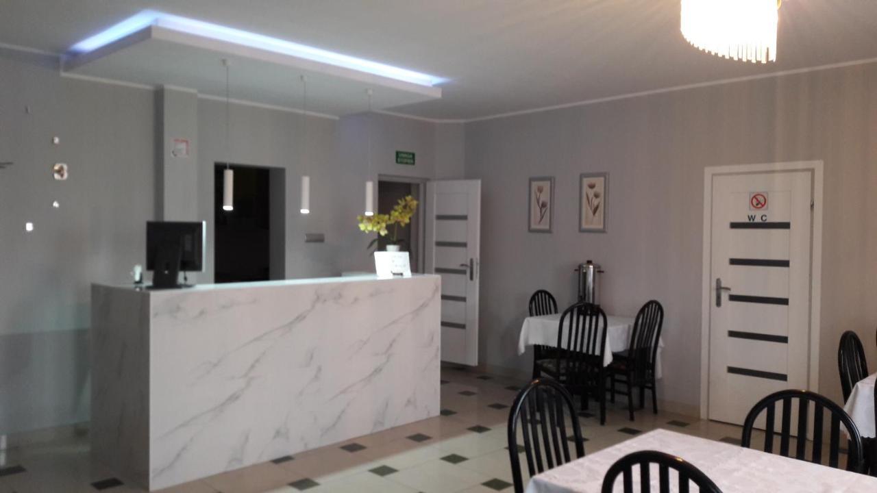 Hotel Maluch Tarczyn Esterno foto