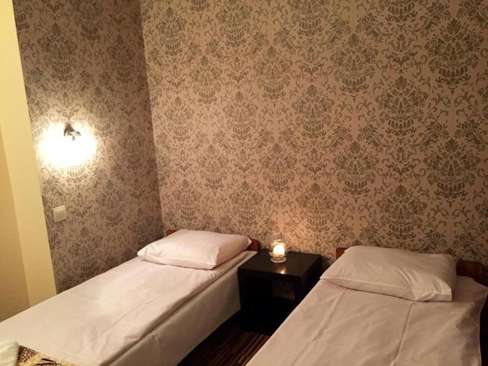 Hotel Maluch Tarczyn Esterno foto