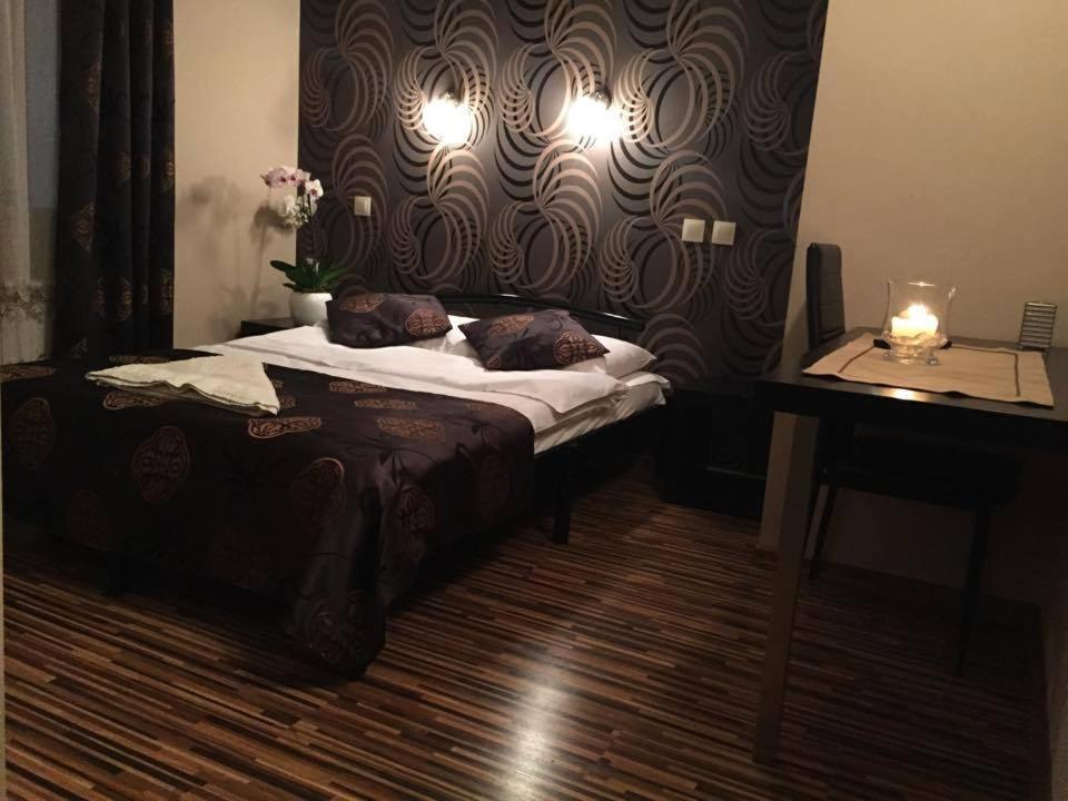 Hotel Maluch Tarczyn Esterno foto